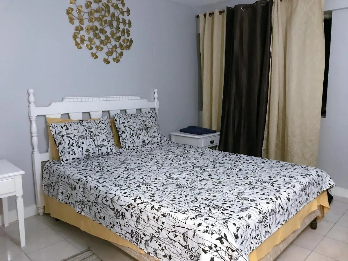 Ocean Den Apartment Ocho Rios